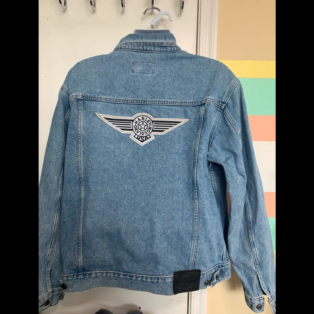 Men’s logo denim jacket Early 2000’s XL